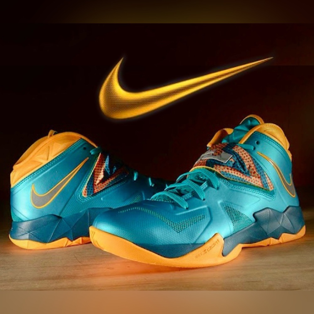 NIKE LeBron Zoom Soldier 7, Men's Size 13, in Turbo Green/Atomic Mango, EUC
